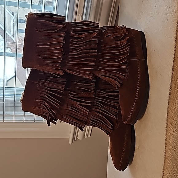 Minnetonka 3-Layer Fringe Calf High Boots 9 1632 camel brown suede boho moccasin - Picture 3 of 7